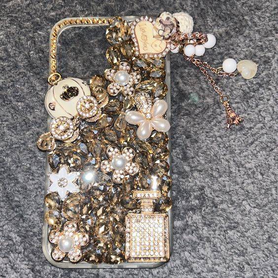Dazzle and protect your phone with a diamond phone case! Explore popular styles, discover alternatives, and find the perfect case for you. Unleash your creativity with DIY ideas and learn the surprising benefits. Shine on!