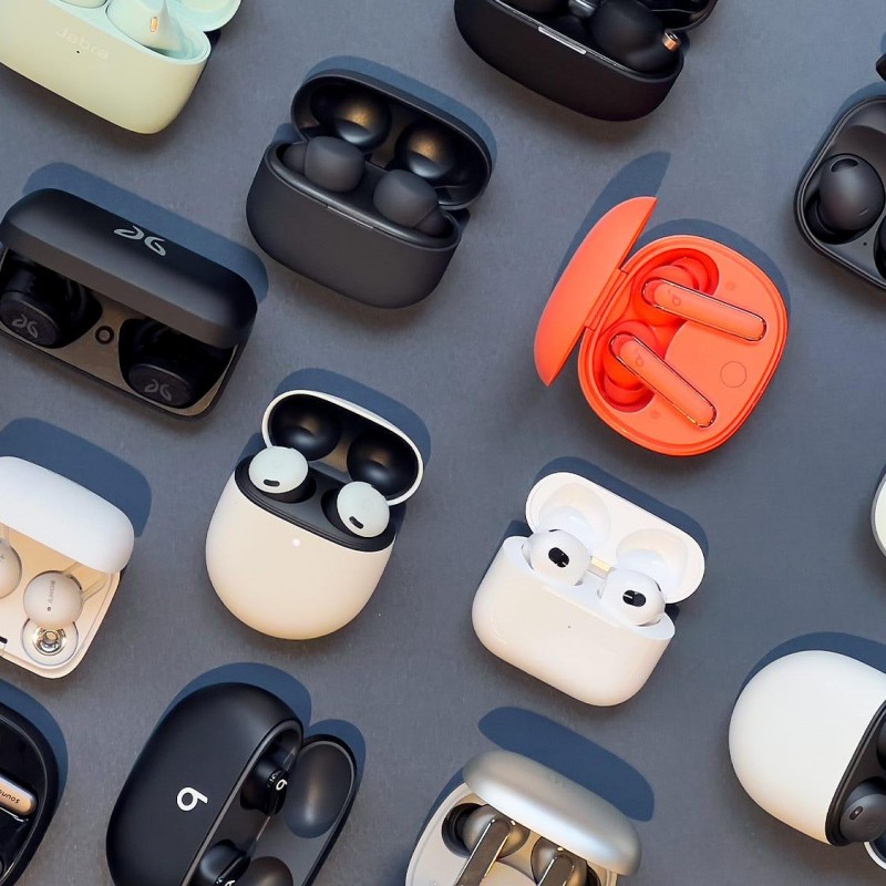 wireless earbuds with noise cancellation